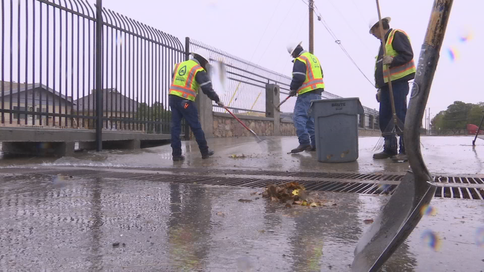 El Paso Water working to clear roads of standing water after rain hits