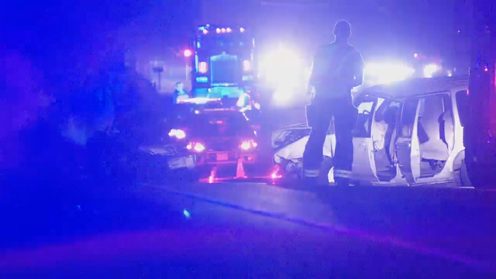 Crash closes all lanes of Highway 212 near Damascus KATU