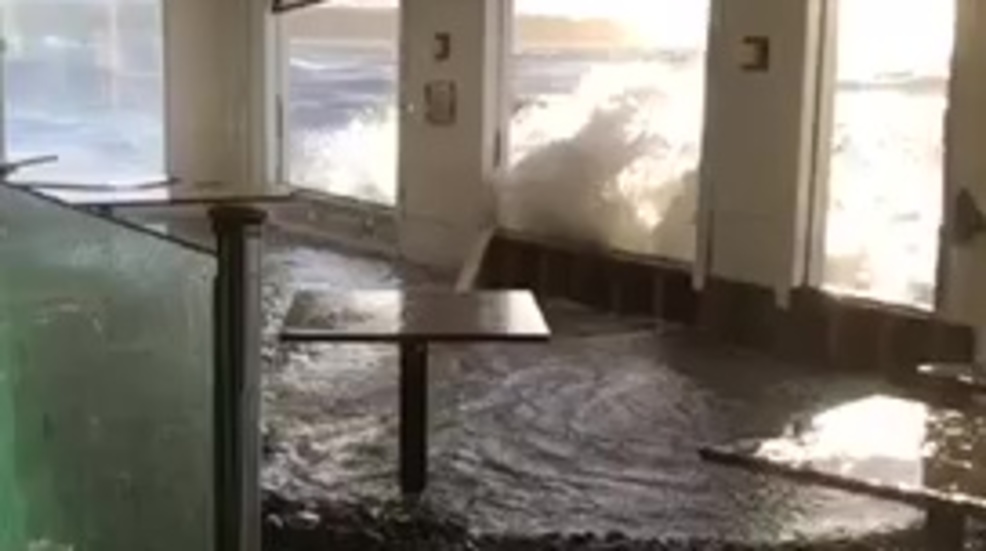 Watch Storm Surge Floods Waterfront Restaurant In Birch Bay