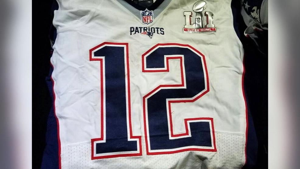 tom brady jersey large