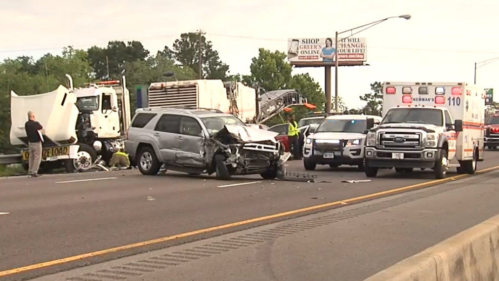 4 injured in accident I65 SB between Springhill Ave. and Dauphin St