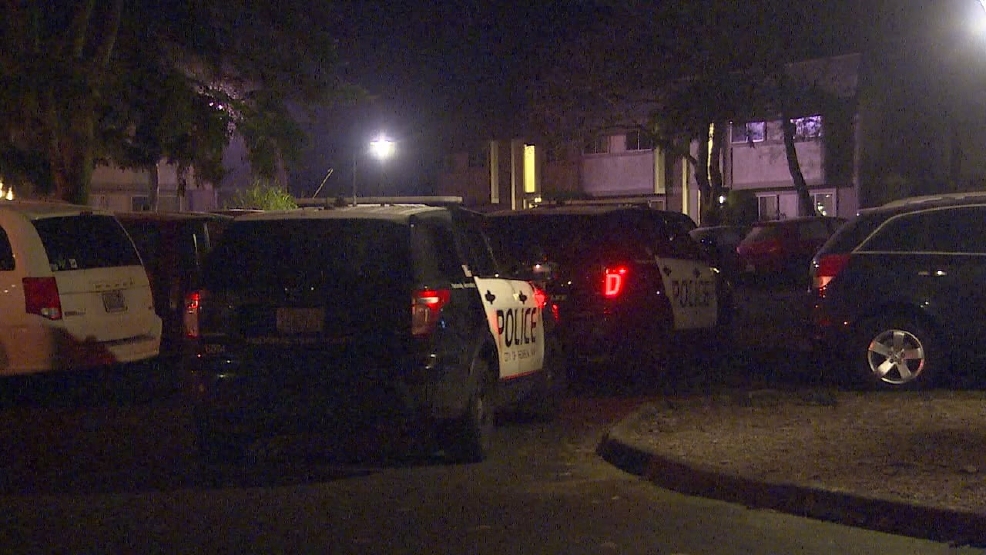 Man Critically Wounded In Shooting At Home Federal Way Komo Man Critically Wounded In Shooting At Home Federal Way