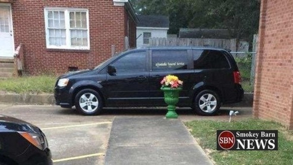 Funeral van stolen from Clarksville hospital while attempting to pick