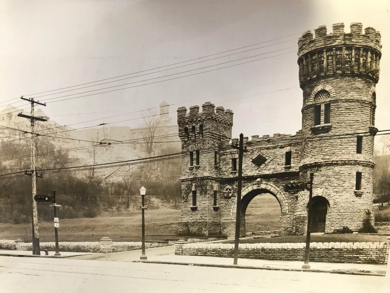 The Elsinore Arch The History of Cincinnati's Gilbert Avenue "Castle