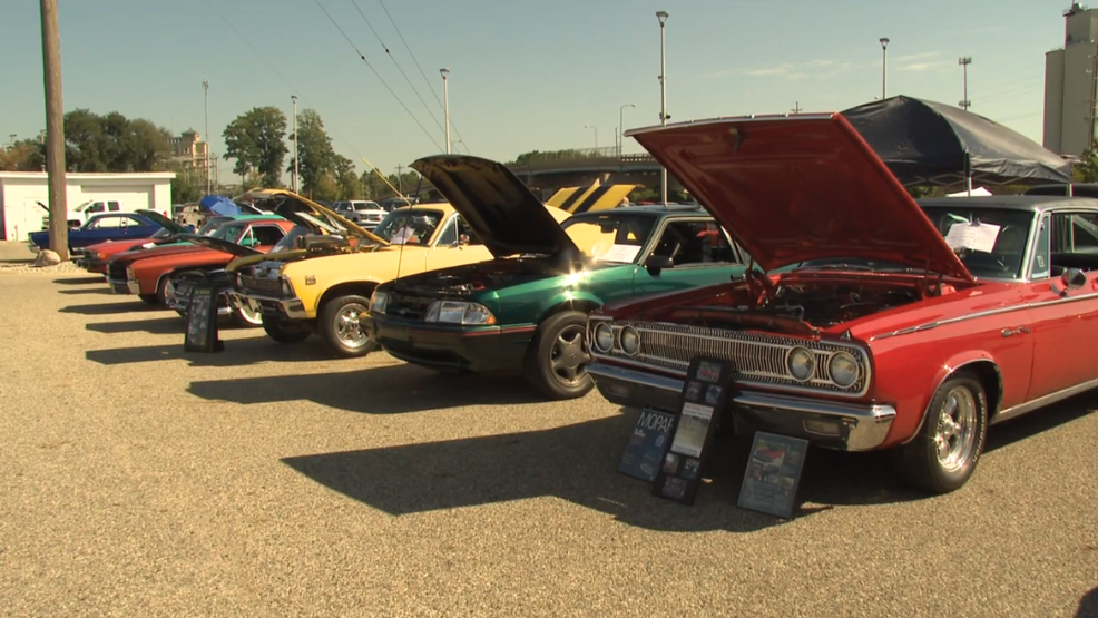 Classic car show helps raise funds for a fallen soldier's memorial