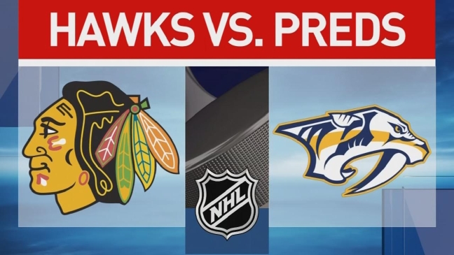 Blackhawks rally late to beat Predators, 3-2